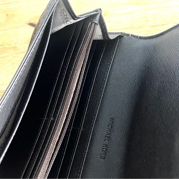 Michael Kors Brown Signature Logo Wallet Large - Picture 5 of 9